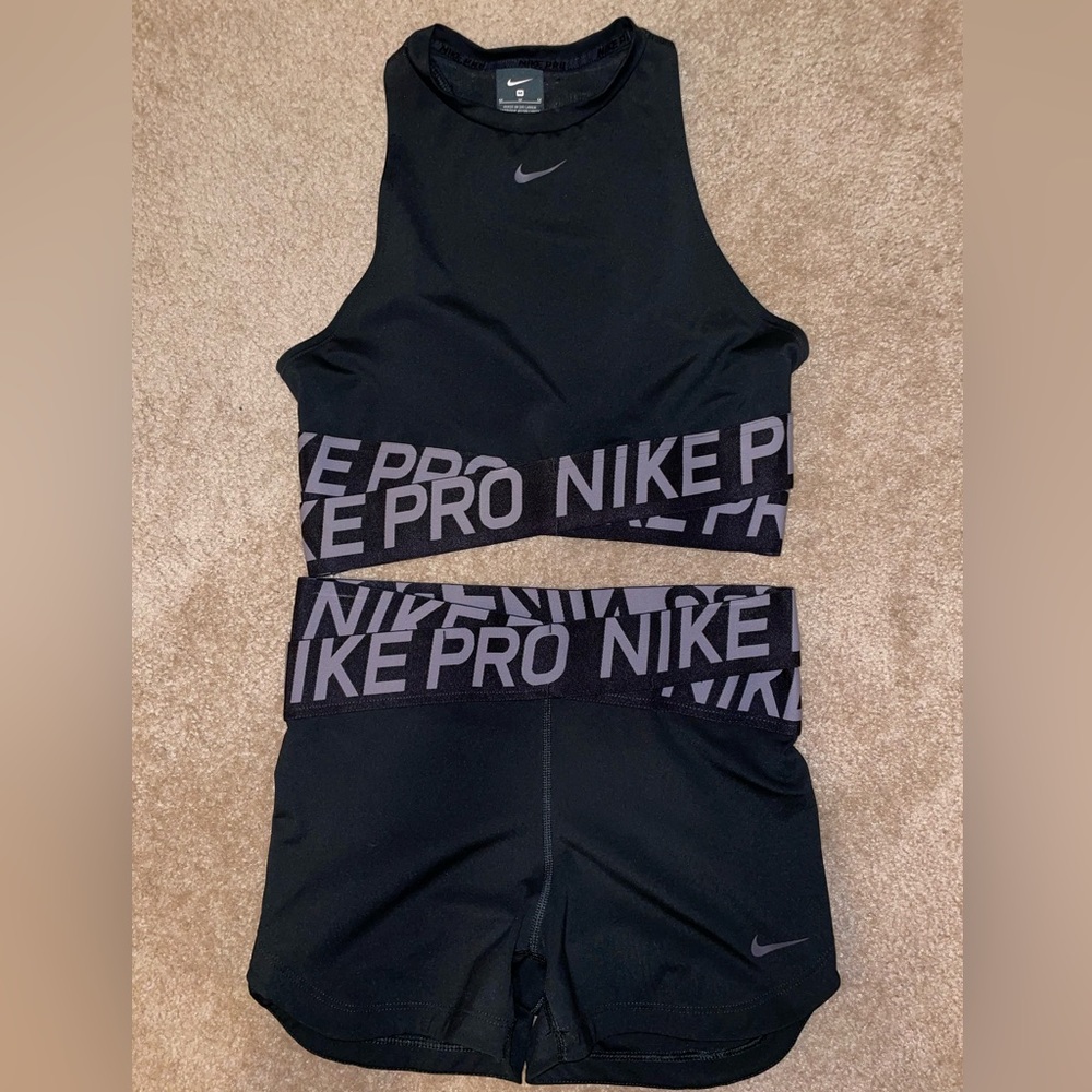 Women’s Nike Pro medium black matching tank and short set